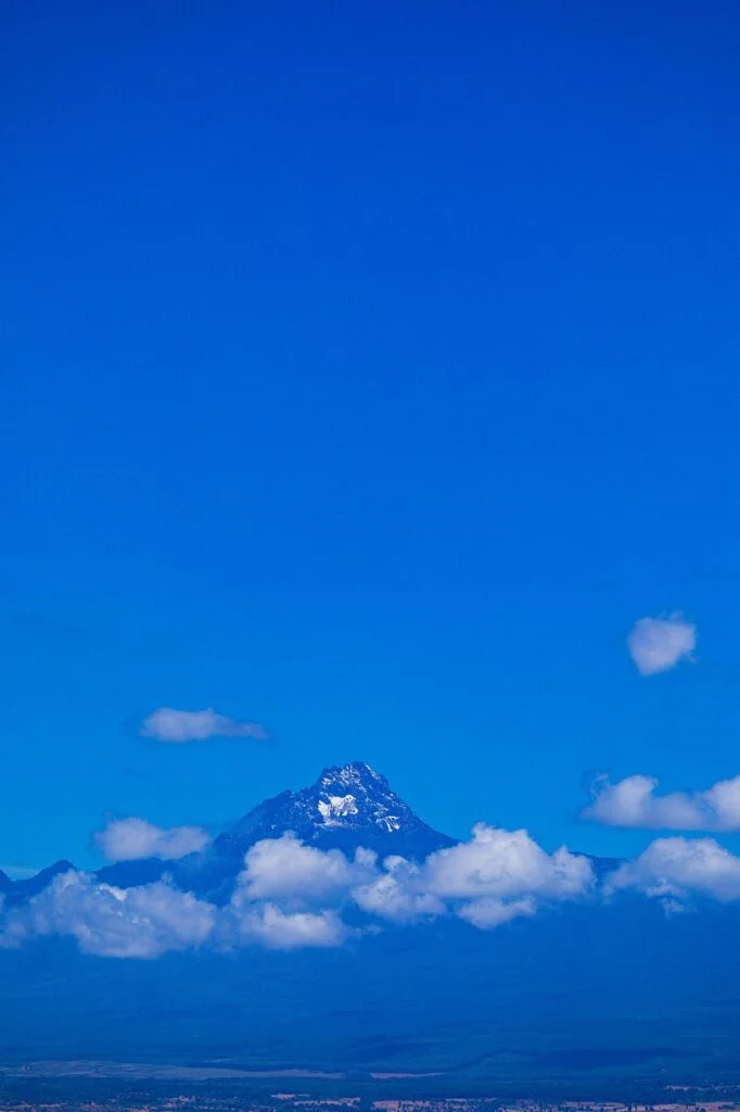 Exploring Mount Meru: Tanzania’s Hidden Gem for Trekking Enthusiasts 2 g4cf8e3cbfd99665a858d2ca64f9f38801f2f3115e7c7764796e085d9e8033e1fbe9e981ff1b222561ce234e54e618d92c641c72c655be6466de92826562294c4_1280-7322353.jpg