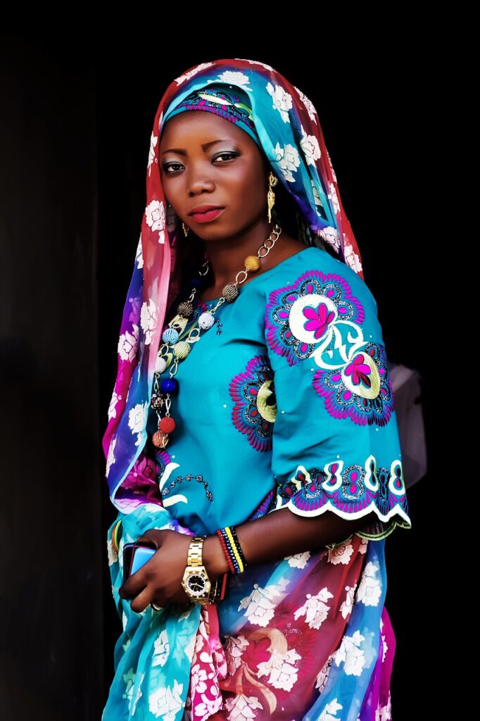 Tanzanian Traditional Clothing: Beyond the Maasai Shúkà 3 g9c2d5e1bf1e8b2d4d63635d0f8743a81e042db21197b2e183b008d80d067640f85a23f4f5f15bfc8112ab23ff52407c015d08ed550666fa968e3c6d26f1e1a75_1280-1580545.jpg