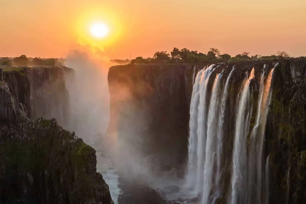 Discover Lake Victoria: Tanzania’s Jewel of Freshwater Splendor 3 Victoria Falls Places To See Attractions In Zimbabwe 6