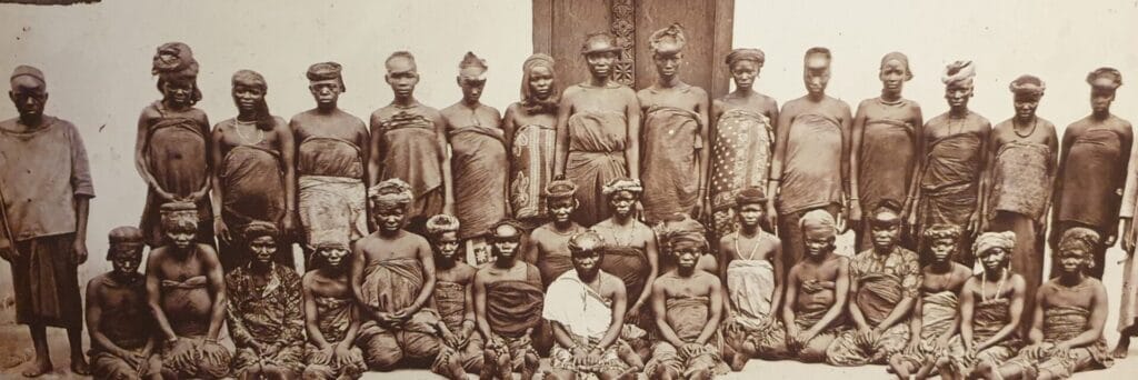 The History of the Slave Trade in Zanzibar: A Sobering Visit to the Old Slave Market 2 donesesclaves scaled 1