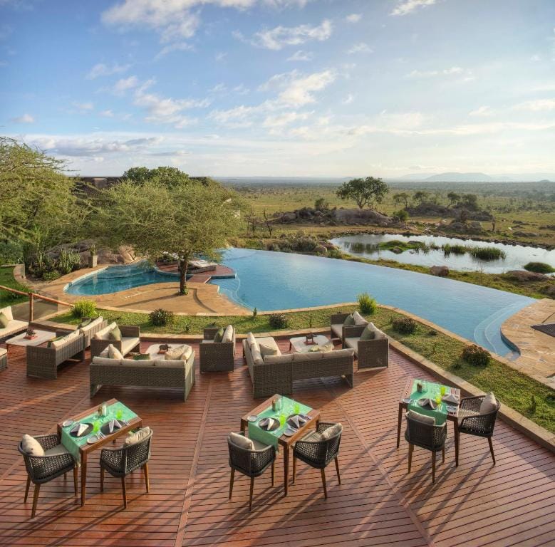 8-Day Luxury Safari with Private Guide and Scenic Lodges 1 225040025